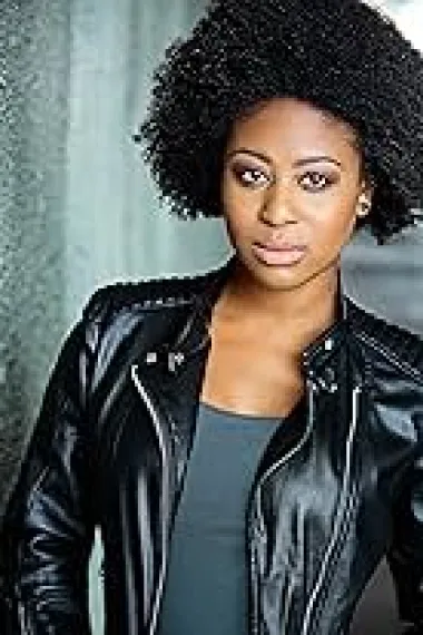 妮科尔·洛文斯