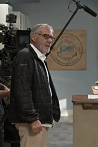 詹姆斯·R·巴格多纳斯