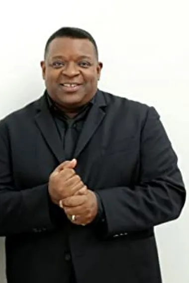 伊萨克·朱利恩