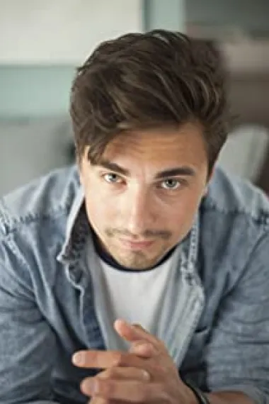 亚历克斯·奥泽罗夫