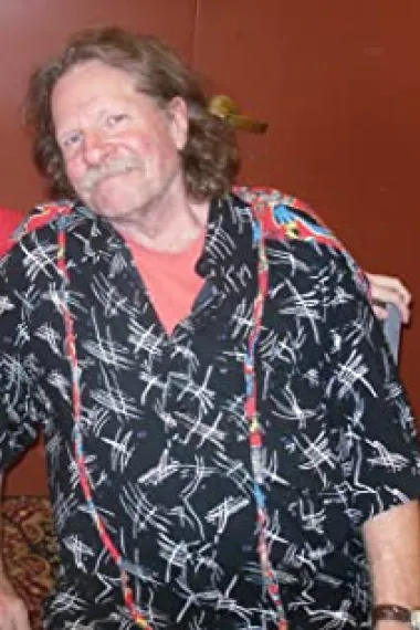 汤米·李·华莱士