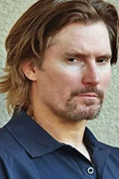 迈尔斯·欧科飞