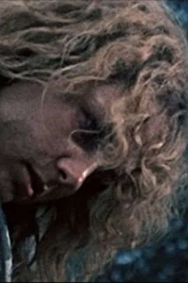 佐乌拉·克丝罗娃