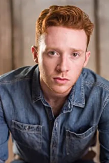 格雷森·拉塞尔