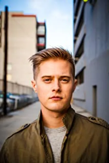 卢卡斯·格拉比