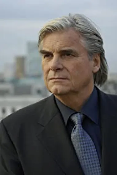 彼得·西蒙尼舍克