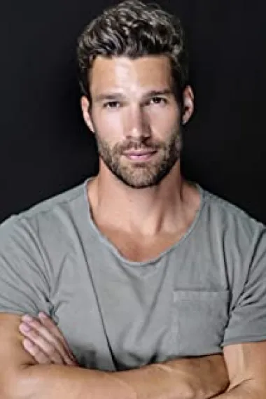 亚伦·奥康奈尔