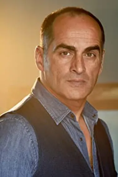 纳维德·内加班