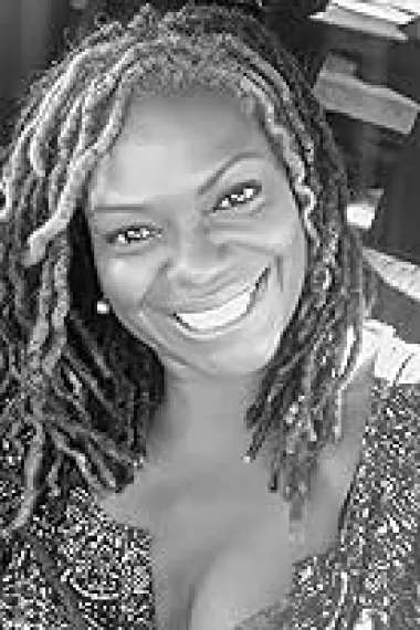 格洛丽亚·林恩·亨利