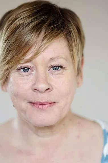 简·哈扎洛格娃