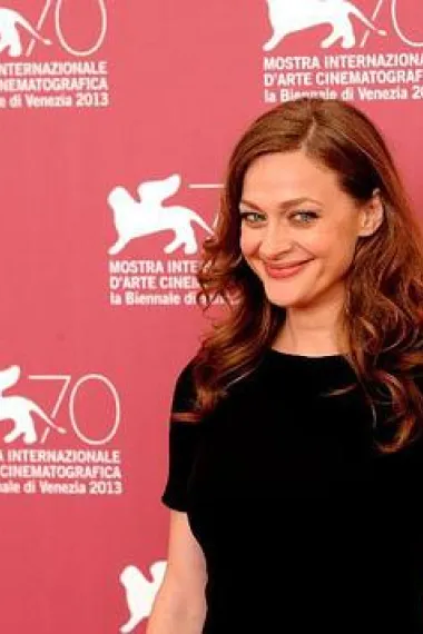 伊莲妮·卢塞罗