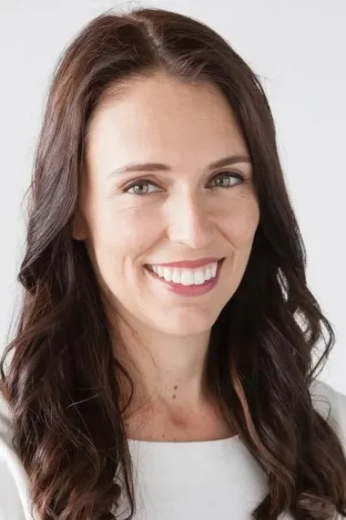 杰辛达·阿德恩