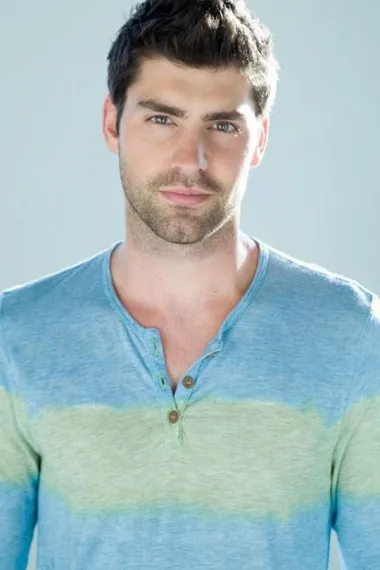 崔维斯·米尔恩