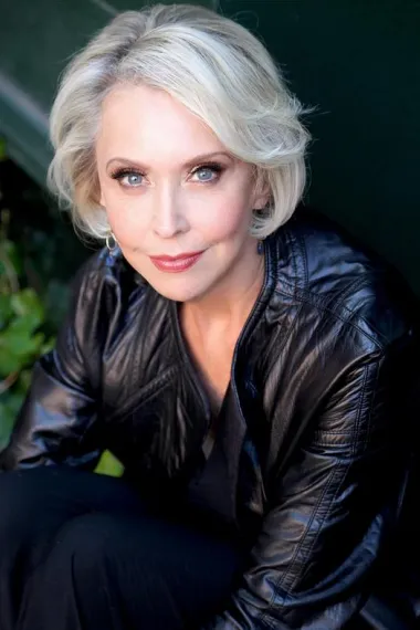 朱莉·霍尔斯顿